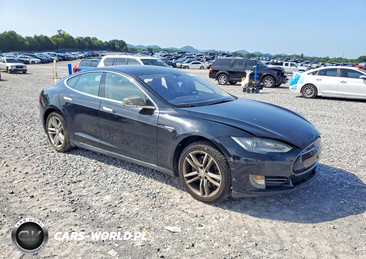2014 Tesla Model S VIN:5YJSA1S11EFP38724 - 4