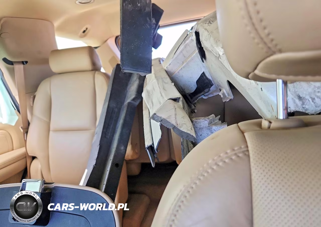 2010 Cadillac Escalade VIN:1GYUCAEFXAR145453 - 10