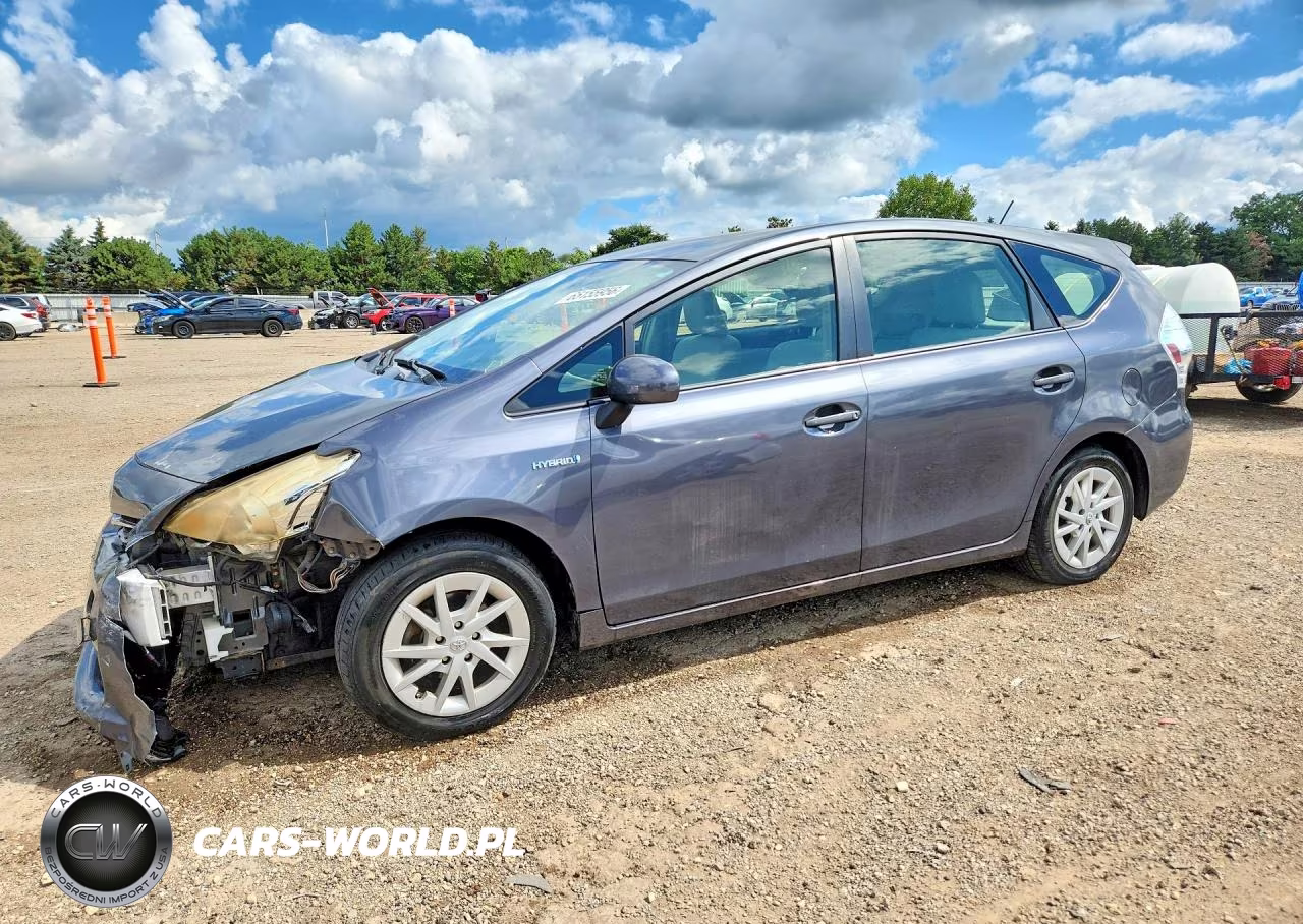 2013 Toyota Prius V Three – zdjęcie 1 z 12