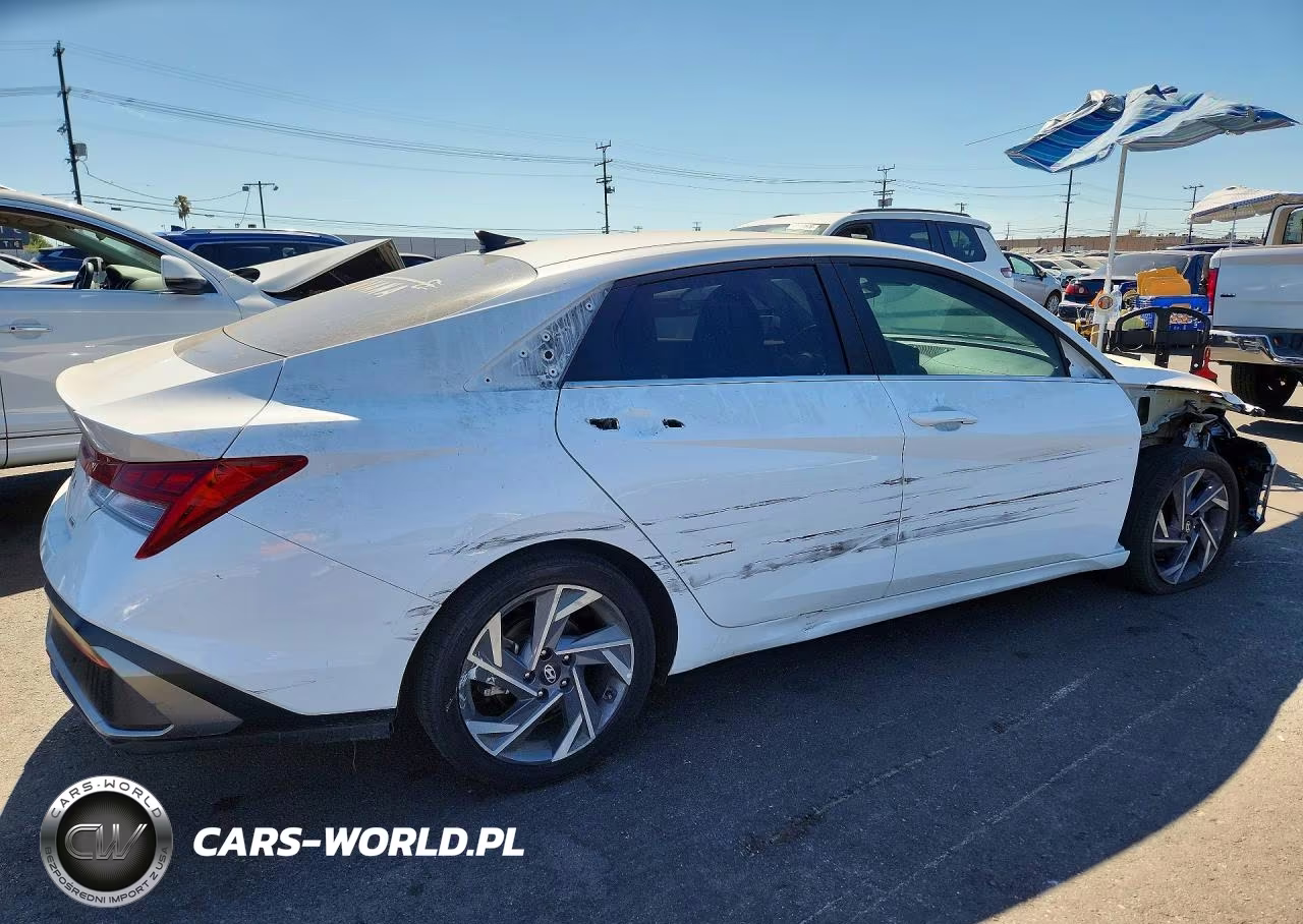 2025 Hyundai Elantra Limited VIN:KMHLN4DJ1SU129493 - 3