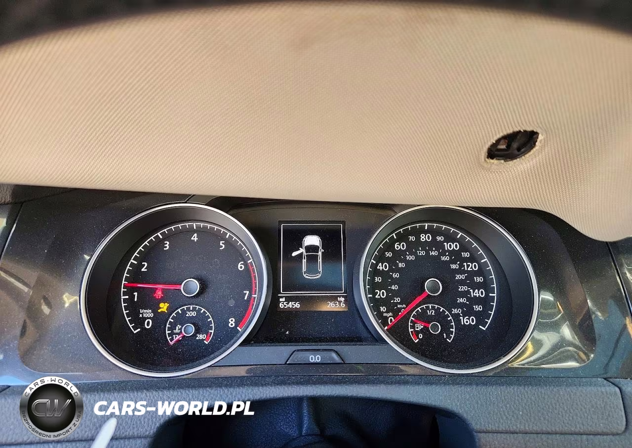 2018 Volkswagen Golf S VIN:3VWG17AU7JM250515 - 9