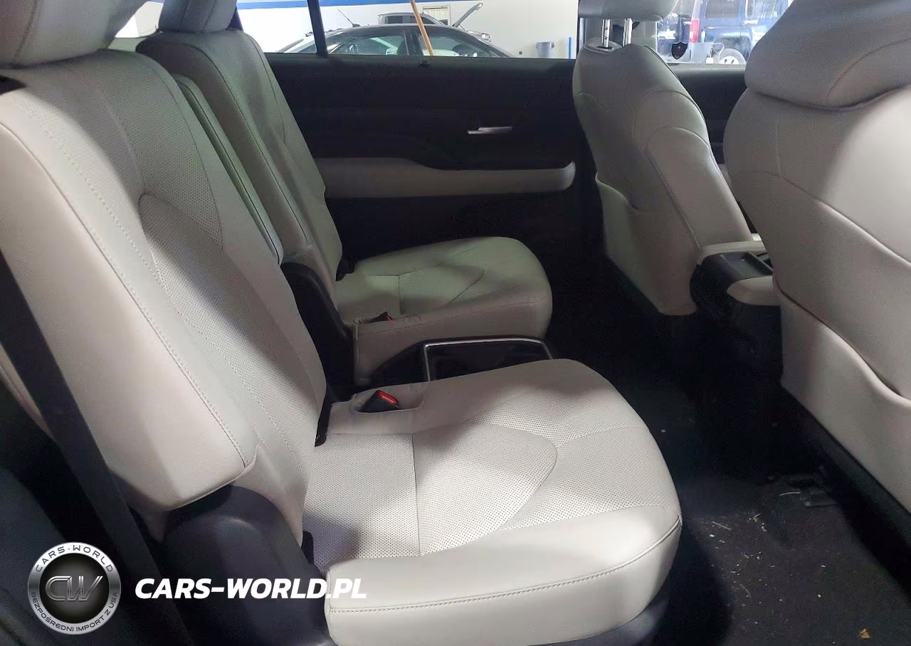 2026 Toyota Grand Highlander Limited VIN:5TDAAAB50TS125310 - 11
