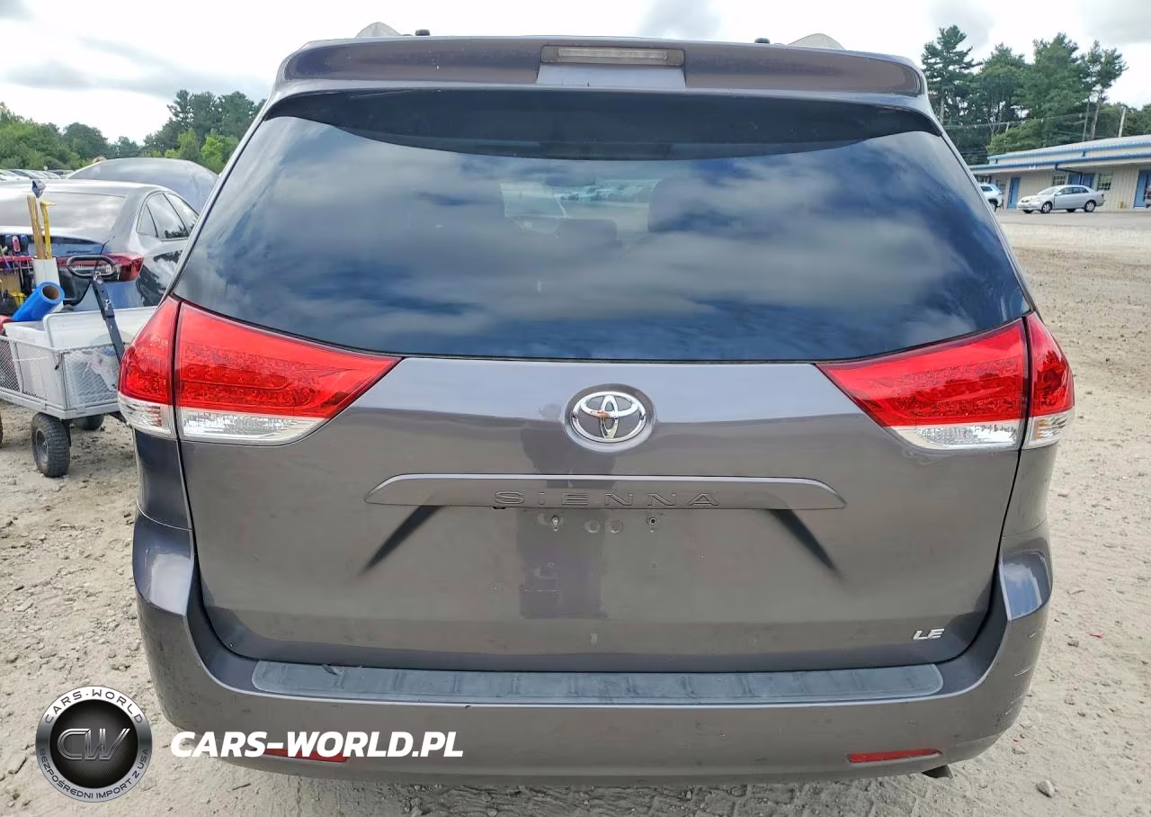 2011 Toyota Sienna Le VIN:5TDKK3DCXBS115455 - 6