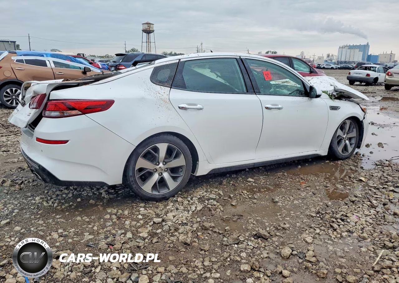 2019 Kia Optima S VIN:5XXGT4L32KG283148 - 3