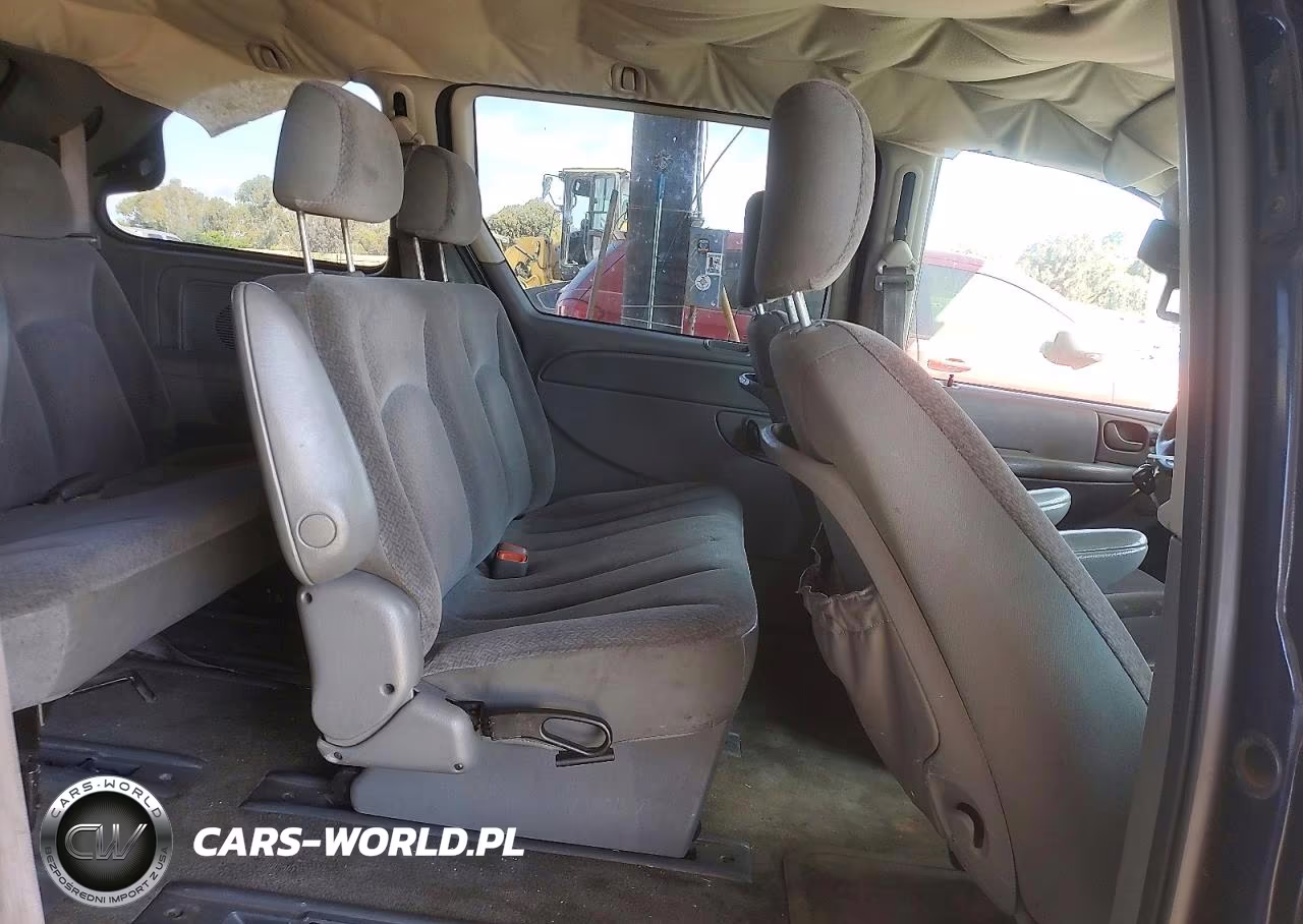 2006 Chrysler Town & Country VIN:1A4GP45R26B586751 - 11