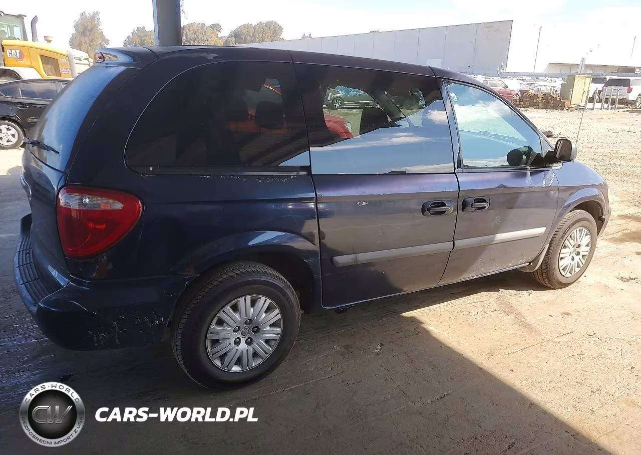 2006 Chrysler Town & Country VIN:1A4GP45R26B586751 - 3