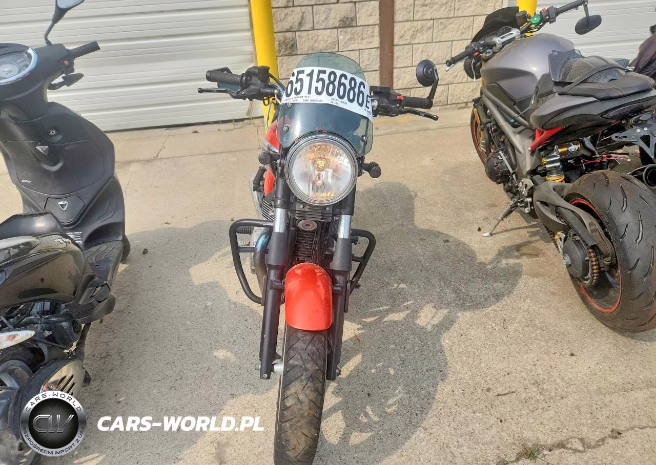 2012 Triumph Motorcycle Bonneville VIN:SMT900K14CT518212 - 2