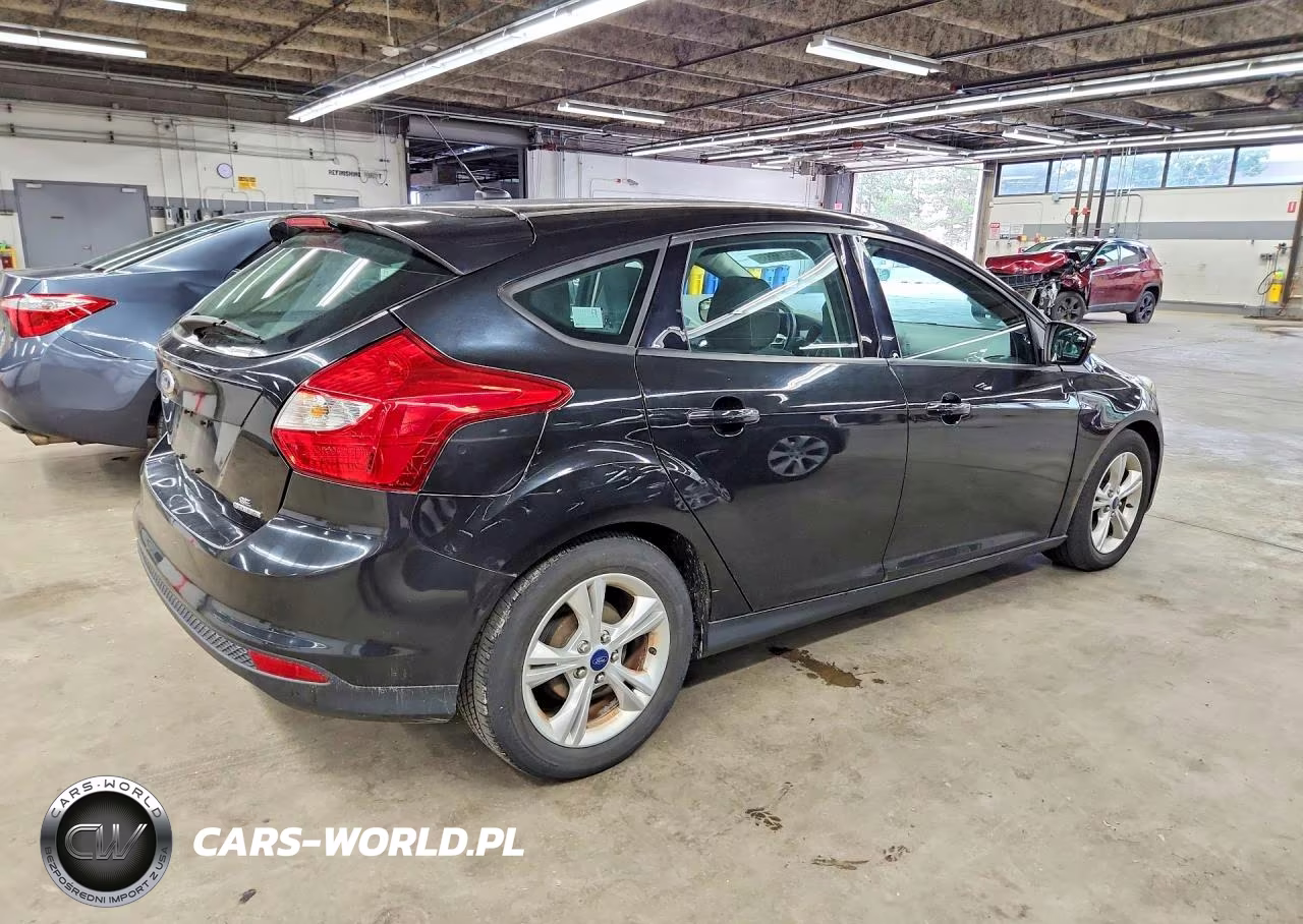 2014 Ford Focus Se VIN:1FADP3K25EL360681 - 3