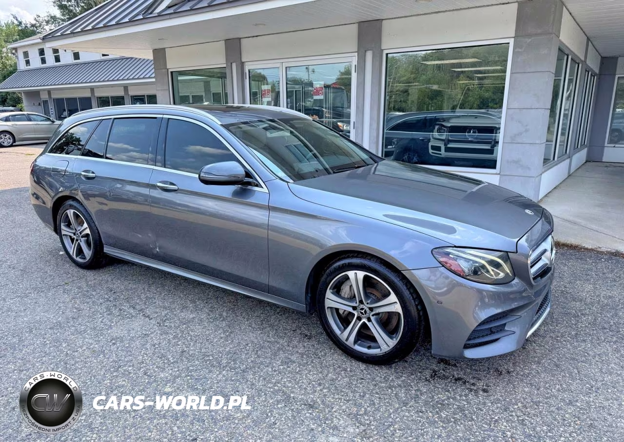 2017 Mercedes-Benz E 400 4Matic – zdjęcie 1 z 13