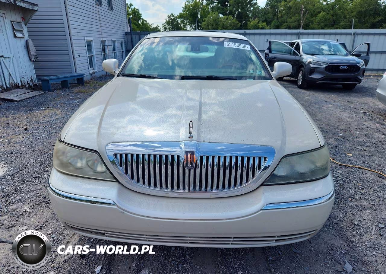 2003 Lincoln Town Car Cartier VIN:1LNHM83W83Y643879 - 5