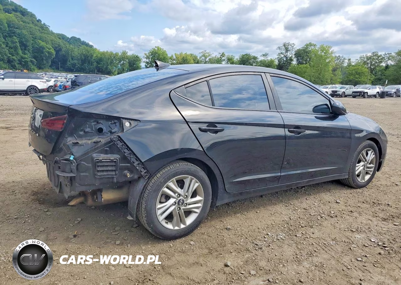 2019 Hyundai Elantra Value Edition VIN:KMHD84LF3KU786515 - 3