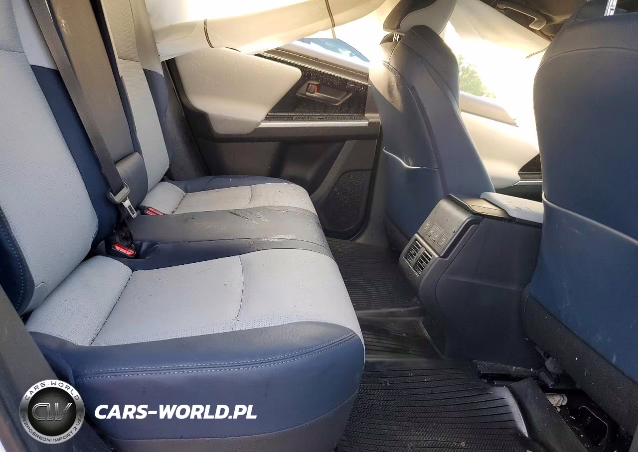 2024 Subaru Solterra Premium VIN:JTMABABA2RA085053 - 11