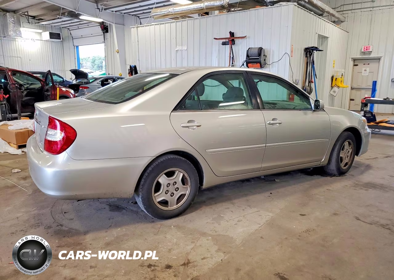2003 Toyota Camry Le V6 VIN:4T1BF32KX3U566070 - 3