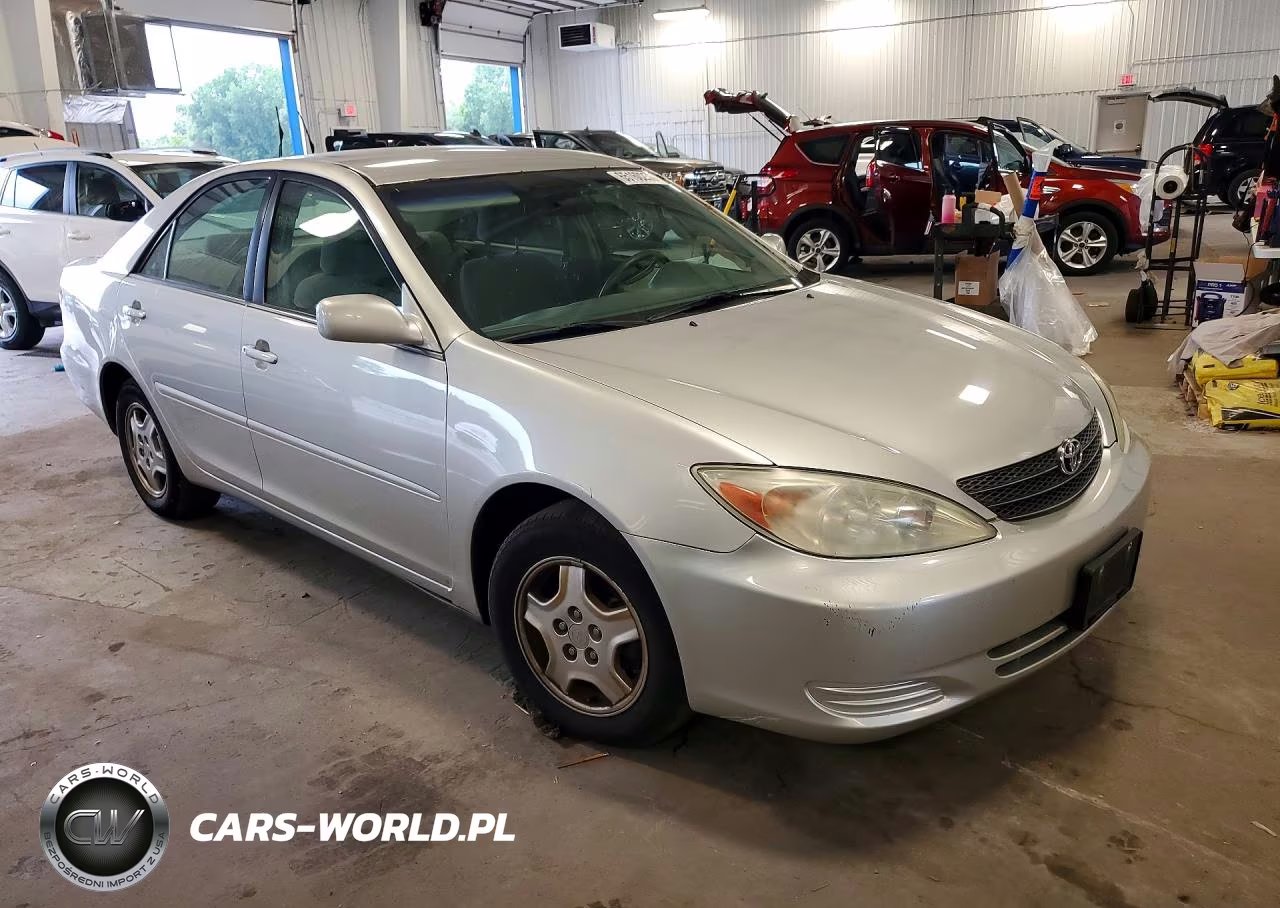 2003 Toyota Camry Le V6 VIN:4T1BF32KX3U566070 - 4