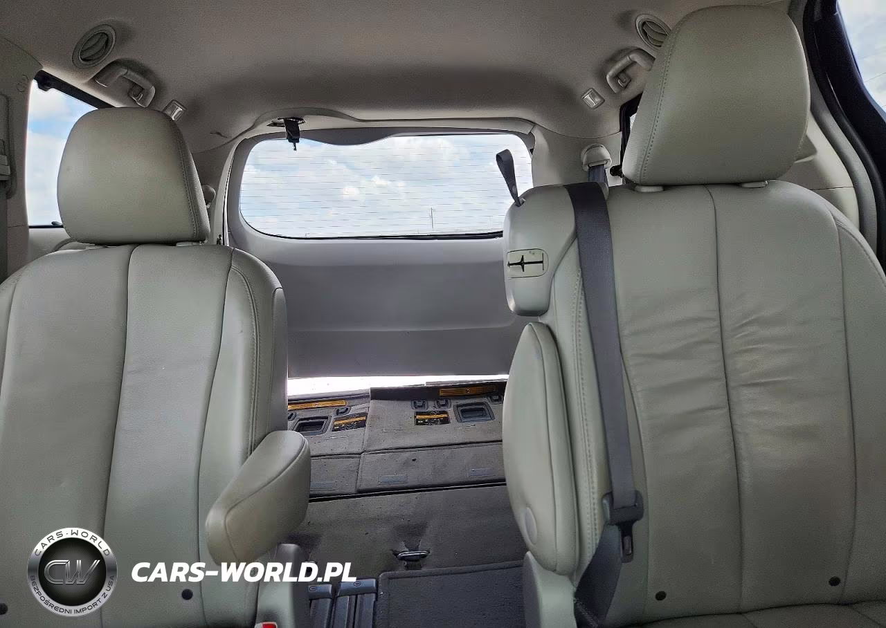 2011 Toyota Sienna Xle 8-Passenger VIN:5TDYK3DC7BS170682 - 10