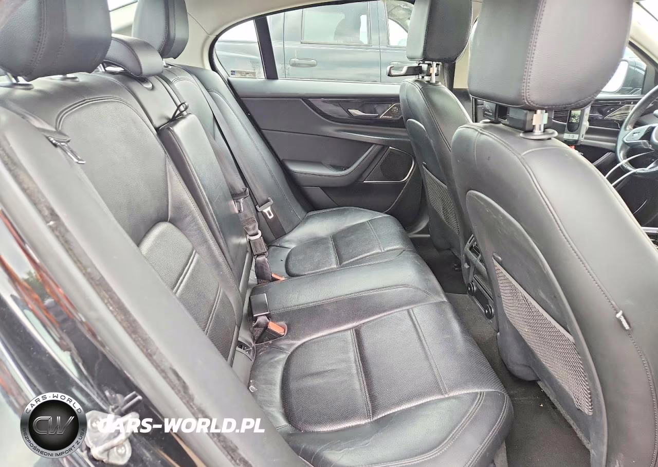 2020 Jaguar Xe S VIN:SAJAJ4FX3LCP64667 - 10