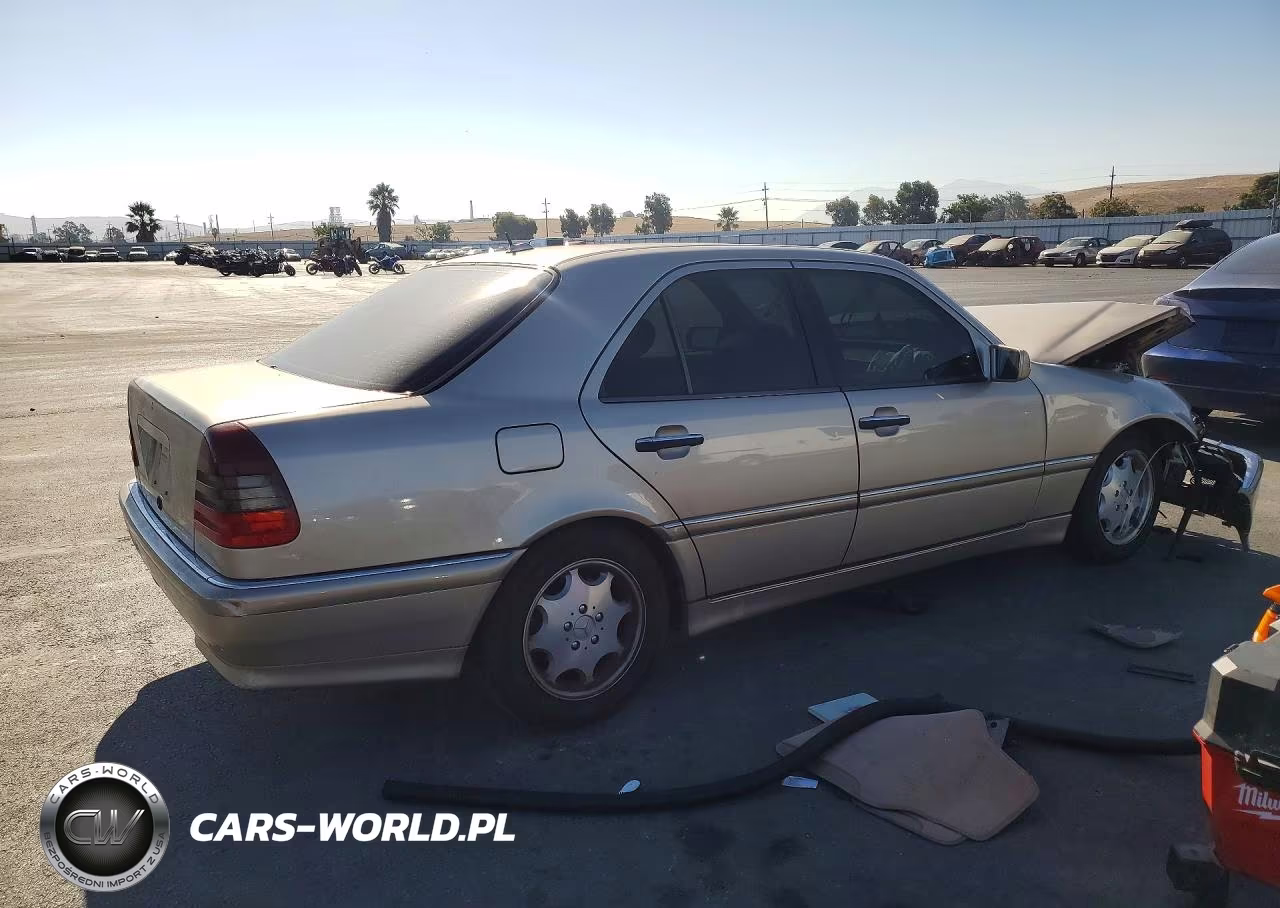 2000 Mercedes-Benz C 230 VIN:WDBHA24GXYA852329 - 3