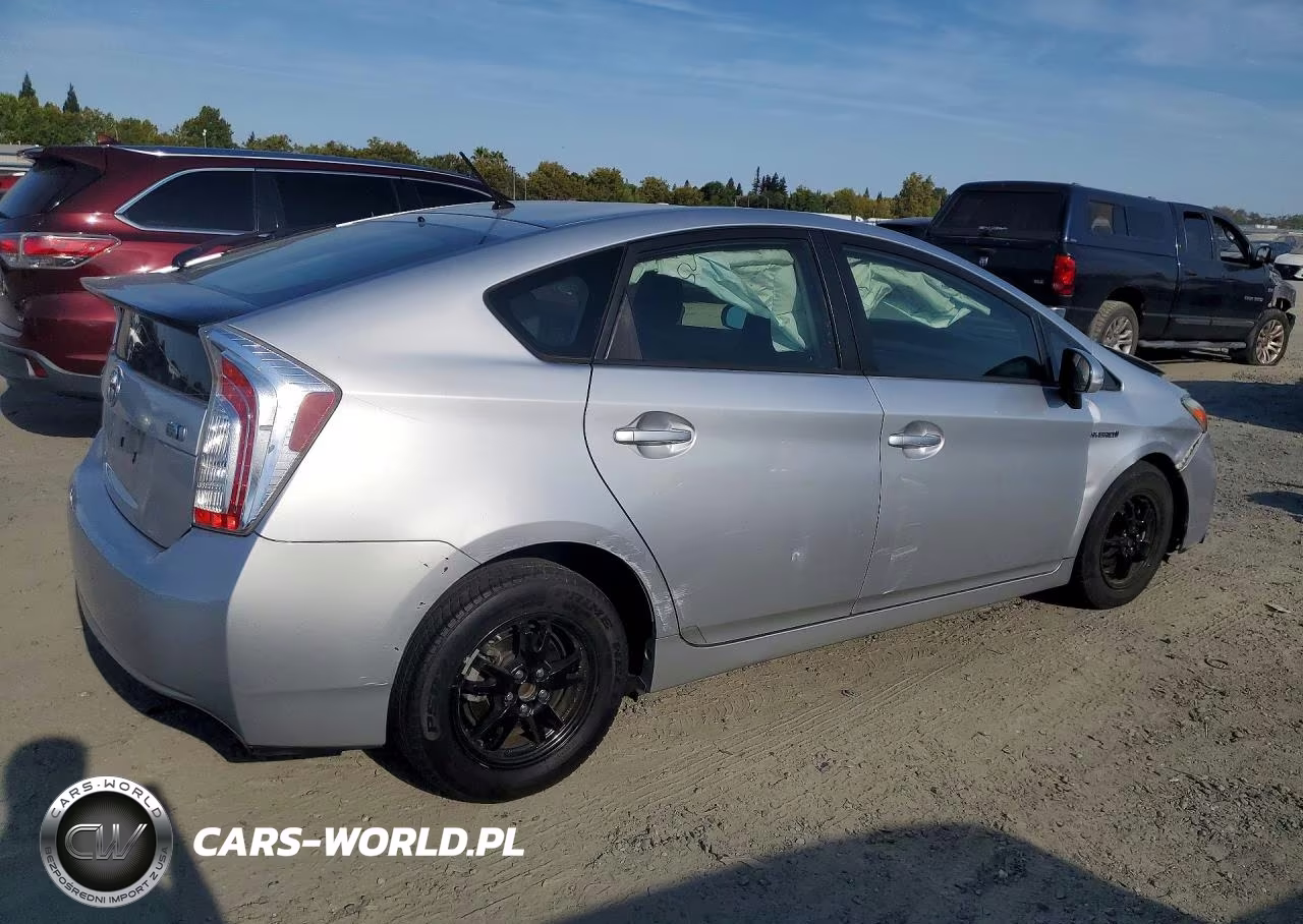 2014 Toyota Prius Two VIN:JTDKN3DUXE1750869 - 3