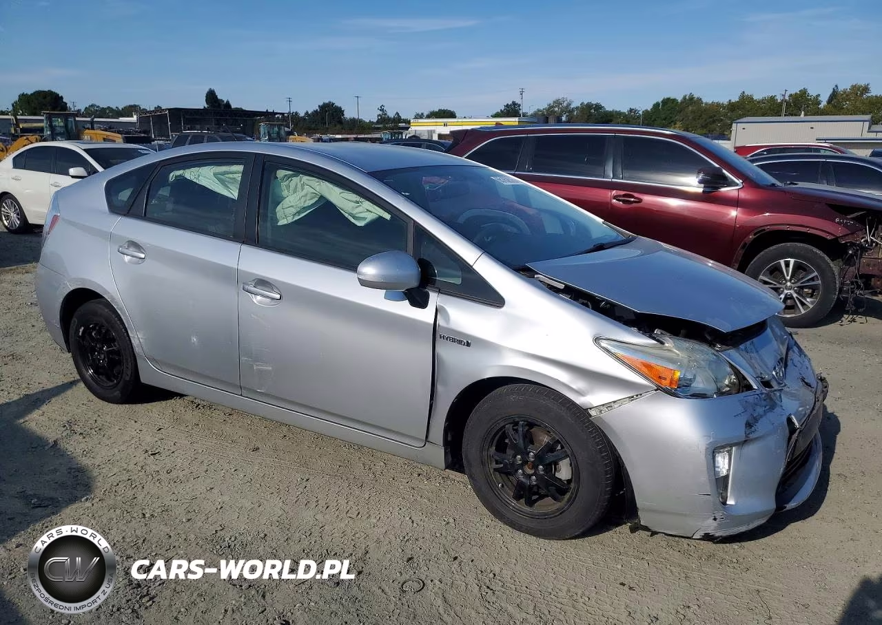 2014 Toyota Prius Two VIN:JTDKN3DUXE1750869 - 4