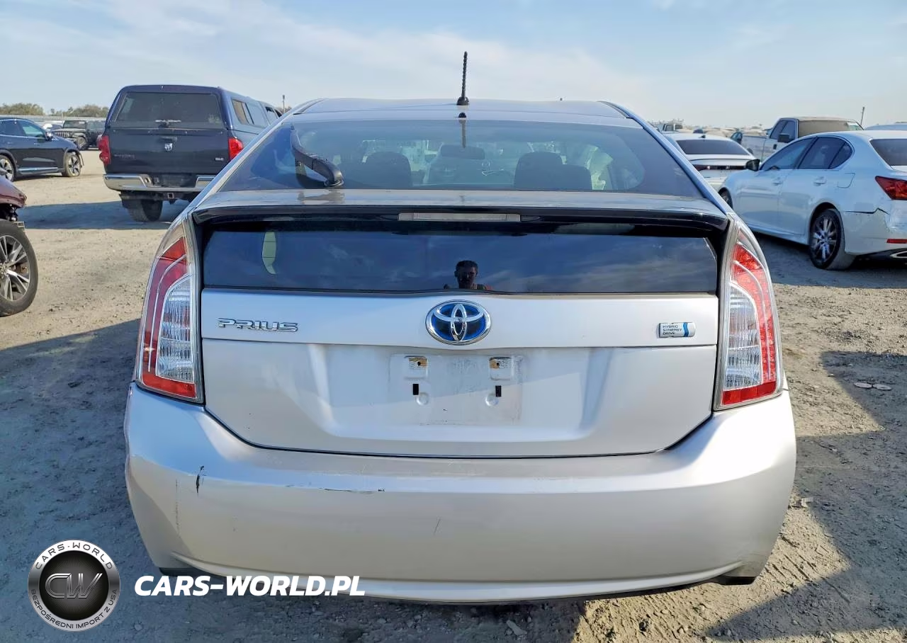 2014 Toyota Prius Two VIN:JTDKN3DUXE1750869 - 6