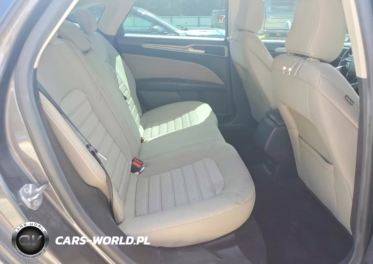 2020 Ford Fusion S VIN:3FA6P0G71LR250737 - 10