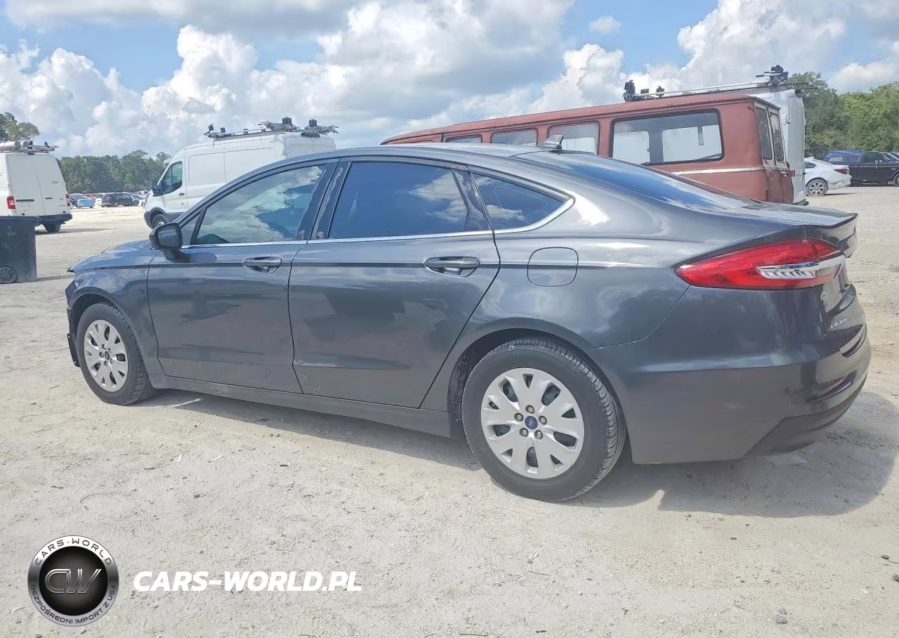 2020 Ford Fusion S VIN:3FA6P0G71LR250737 - 2