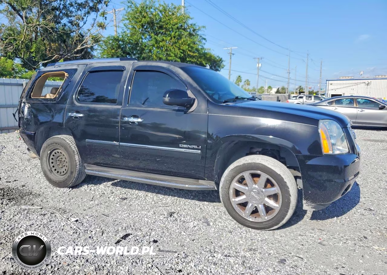 2013 GMC Yukon Denali VIN:1GKS1EEF7DR246985 - 4