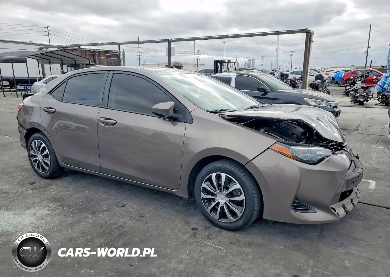 2019 Toyota Corolla Le VIN:2T1BURHE0KC197195 - 4