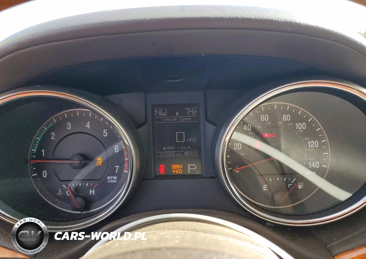 2013 Jeep Grand Cherokee Overland VIN:1C4RJFCTXDC651864 - 9