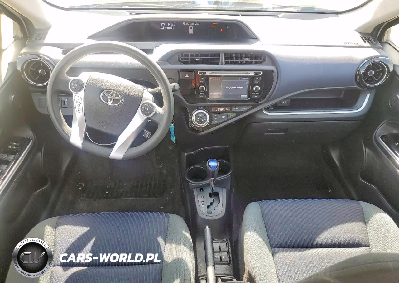 2015 Toyota Prius C Two VIN:JTDKDTB34F1585108 - 8