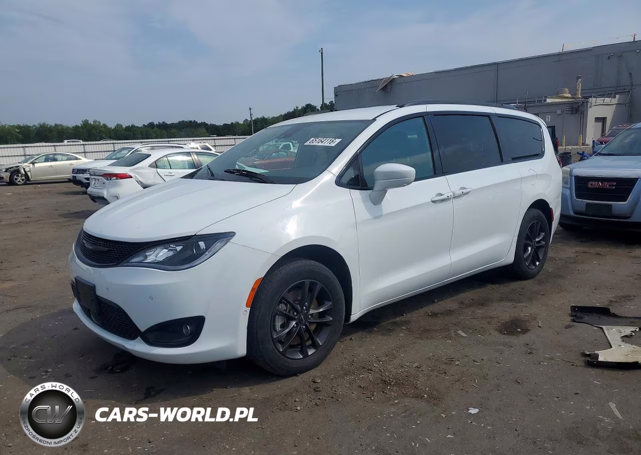2020 Chrysler Pacifica Touring L