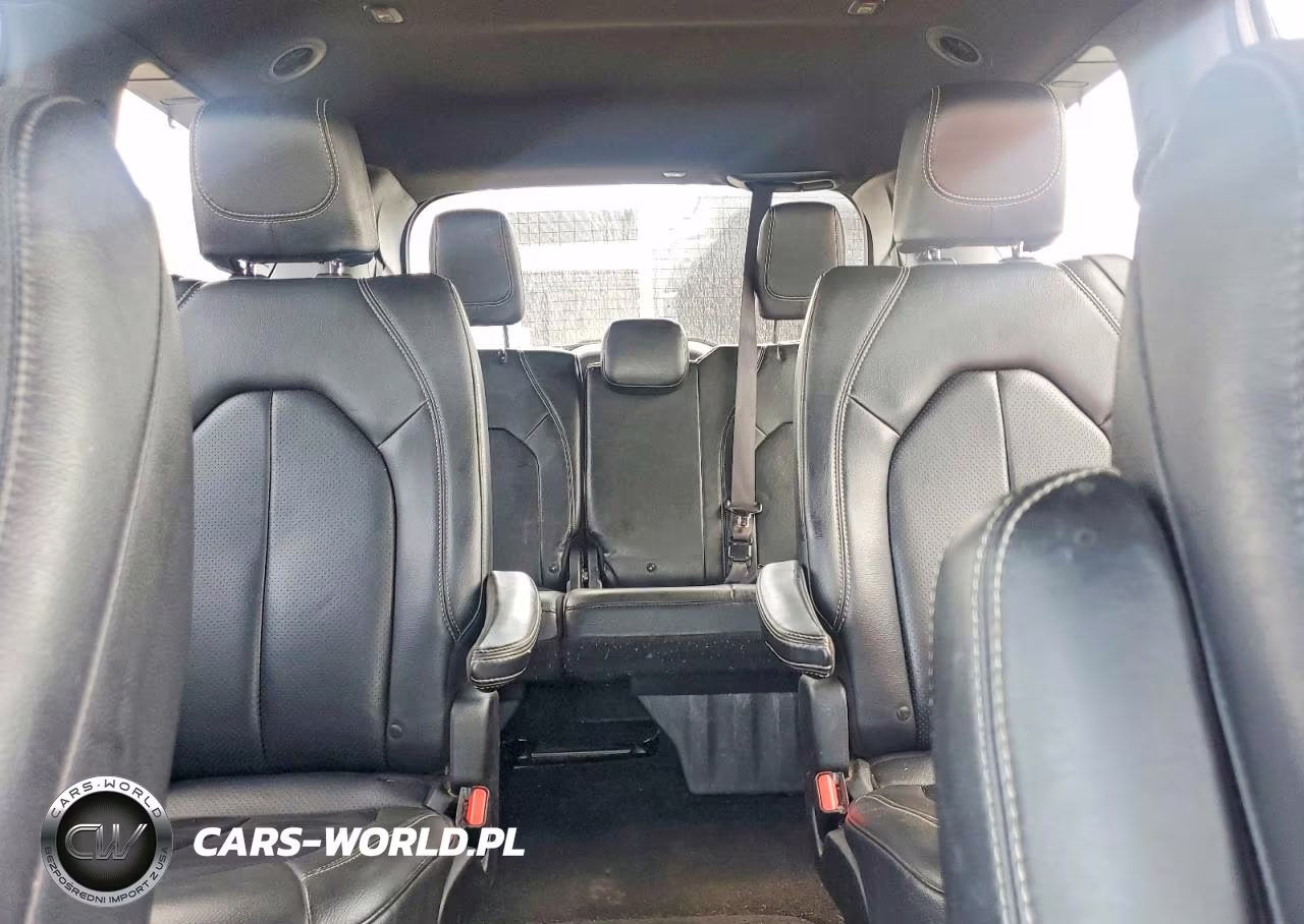 2020 Chrysler Pacifica Touring L VIN:2C4RC3BG7LR267821 - 10