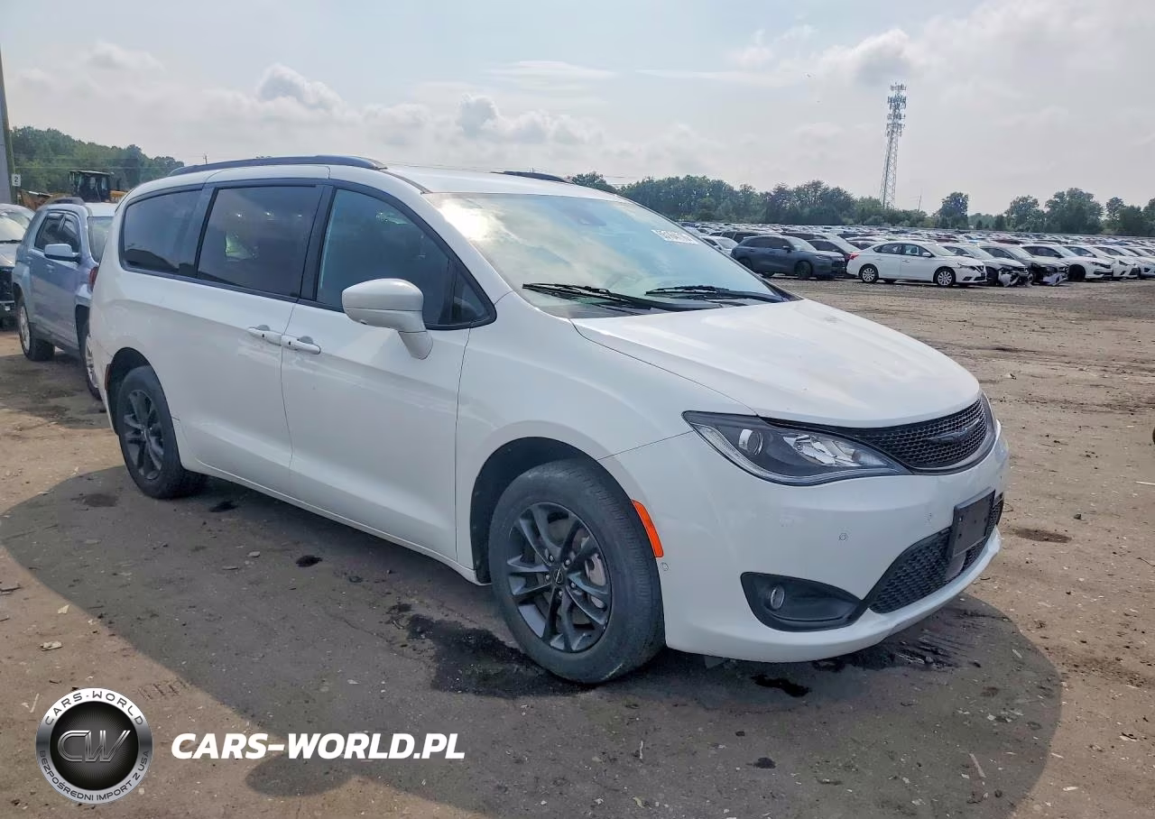 2020 Chrysler Pacifica Touring L VIN:2C4RC3BG7LR267821 - 4