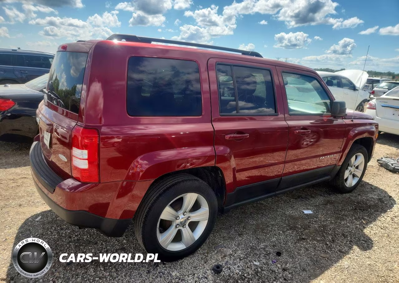 2015 Jeep Patriot Latitude VIN:1C4NJPFB9FD246891 - 3