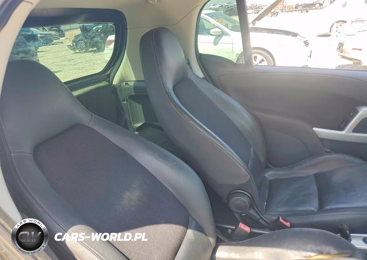 2009 Smart Fortwo Pure VIN:WMEEJ31X89K280009 - 10
