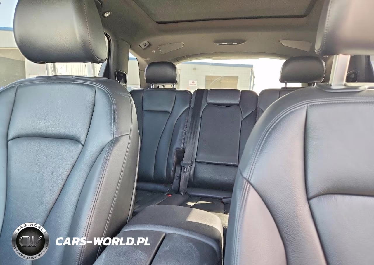 2018 Audi Q7 Premium Plus VIN:WA1LAAF75JD011925 - 10