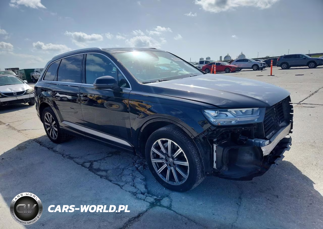 2018 Audi Q7 Premium Plus VIN:WA1LAAF75JD011925 - 4