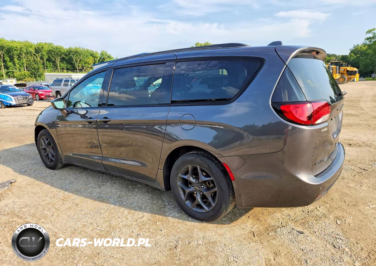 2018 Chrysler Pacifica Touring L VIN:2C4RC1BG4JR172554 - 2
