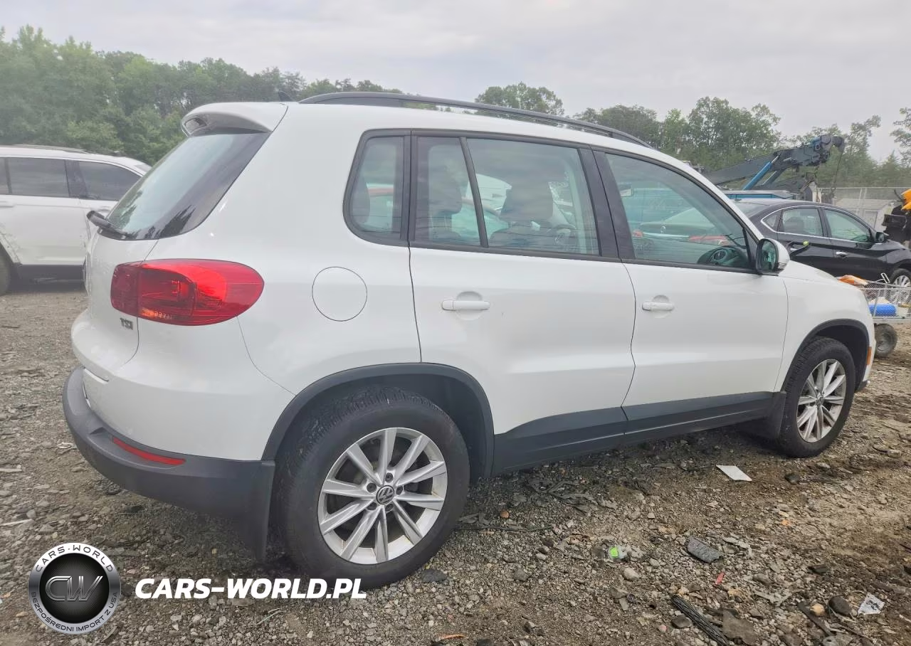 2018 Volkswagen Tiguan Limited VIN:WVGAV7AX9JK003586 - 3