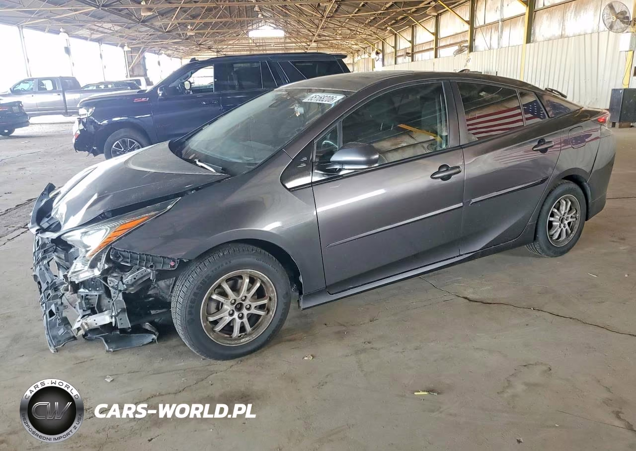 2016 Toyota Prius Three