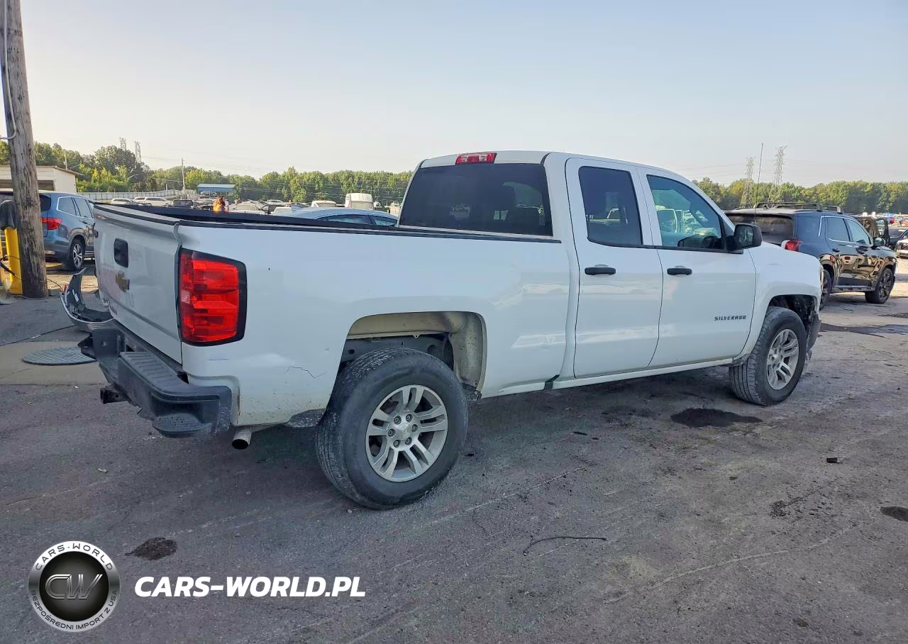 2018 Chevrolet Silverado C1500 VIN:1GCRCNEC7JZ199799 - 3