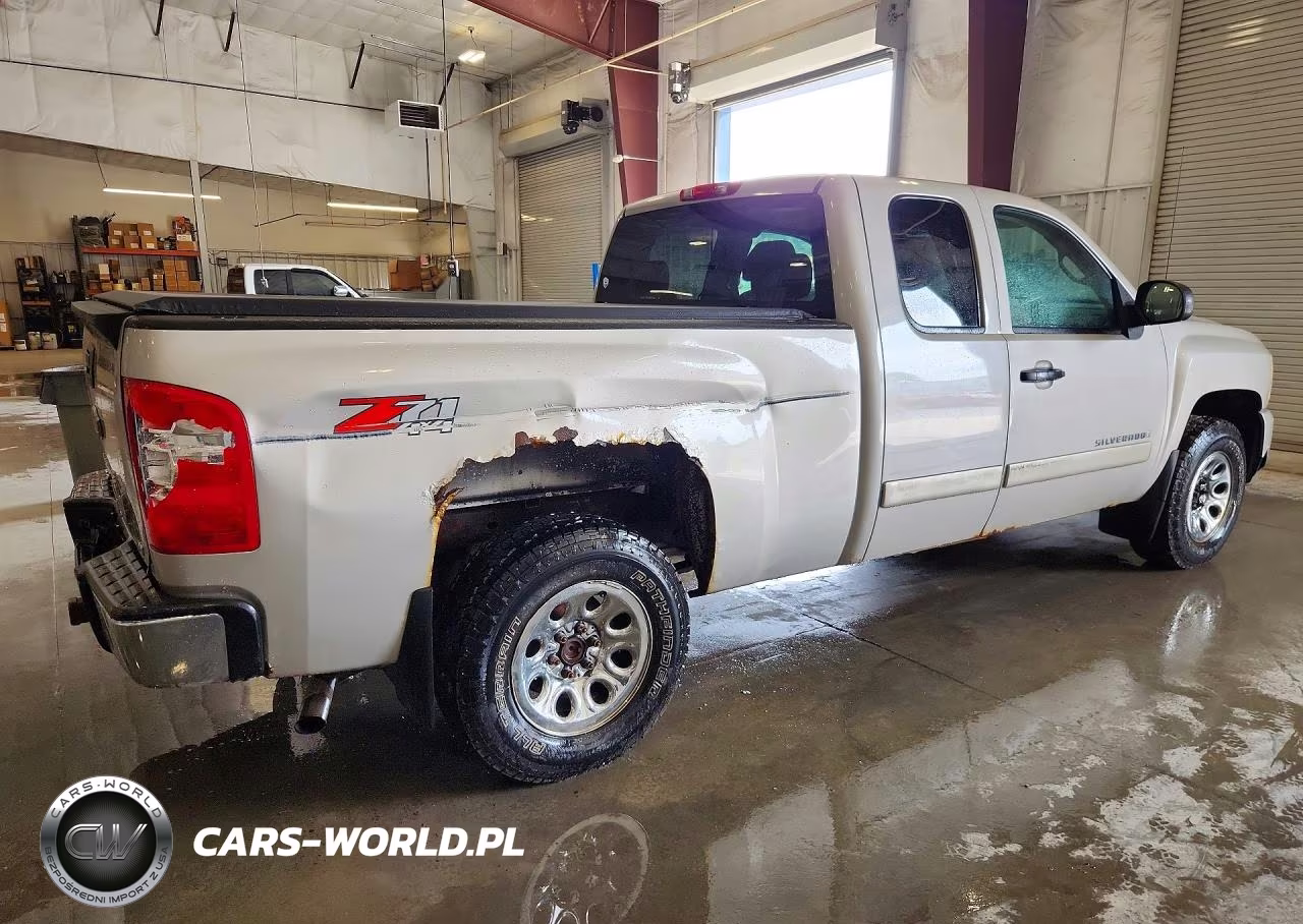 2007 Chevrolet Silverado K1500 VIN:1GCEK19C37Z557316 - 3