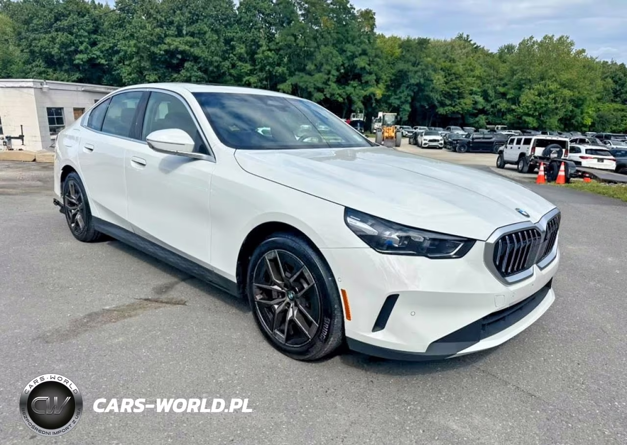 2027 BMW 530 Xi VIN:WBA53FJ07VCY10095 - 4