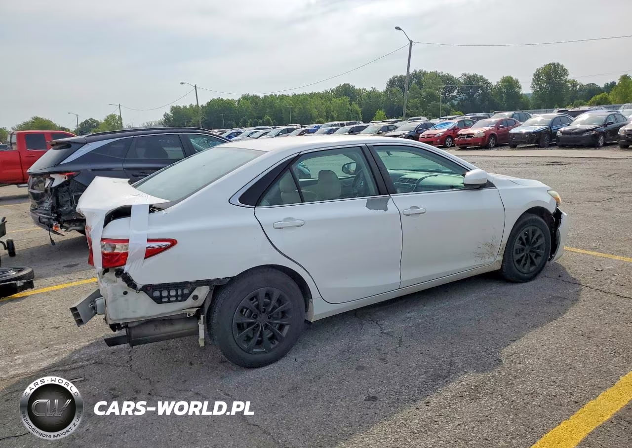 2015 Toyota Camry Le VIN:4T4BF1FK5FR507548 - 3