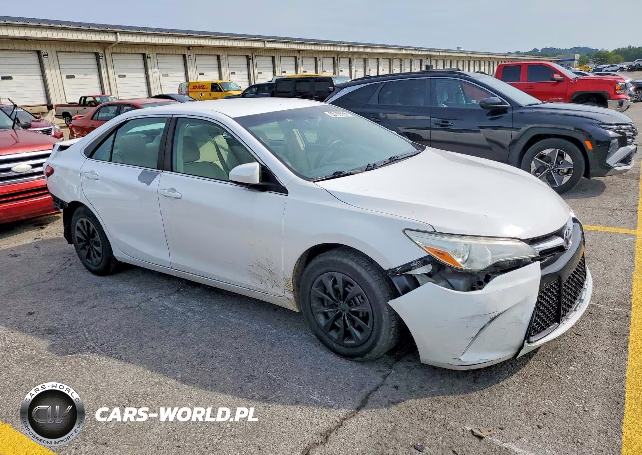 2015 Toyota Camry Le VIN:4T4BF1FK5FR507548 - 4