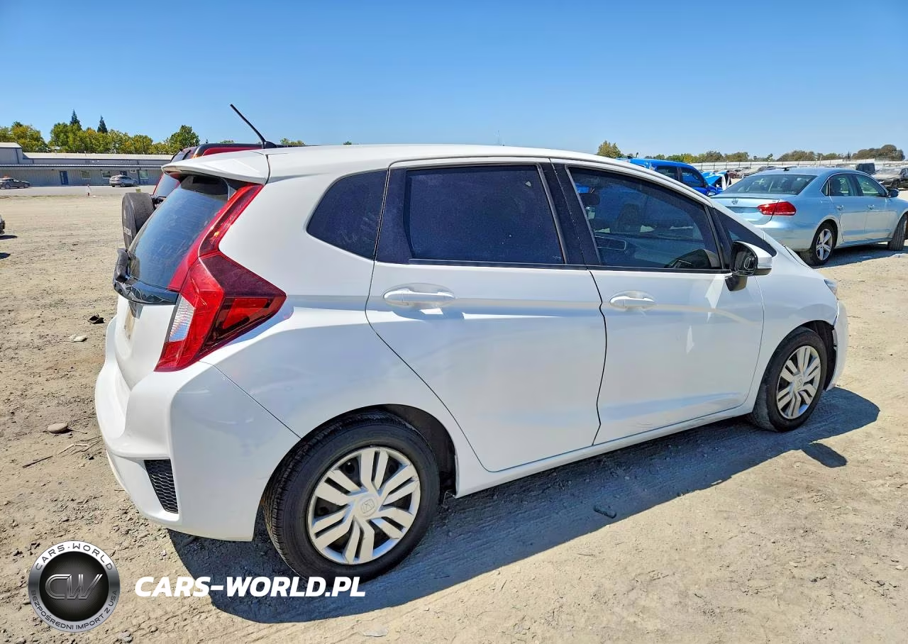 2015 Honda Fit Lx VIN:3HGGK5H58FM722930 - 3