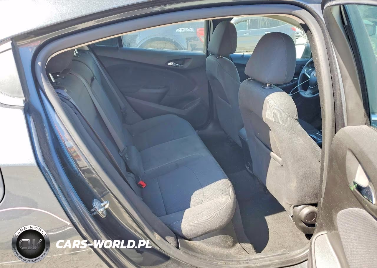 2017 Chevrolet Cruze Lt VIN:3G1BE6SM6HS573821 - 10