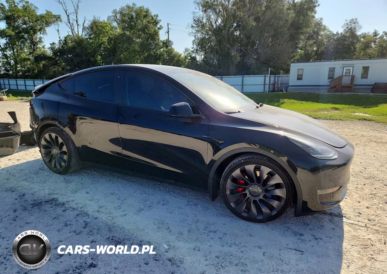 2021 Tesla Model Y VIN:5YJYGDEF8MF227091 - 4