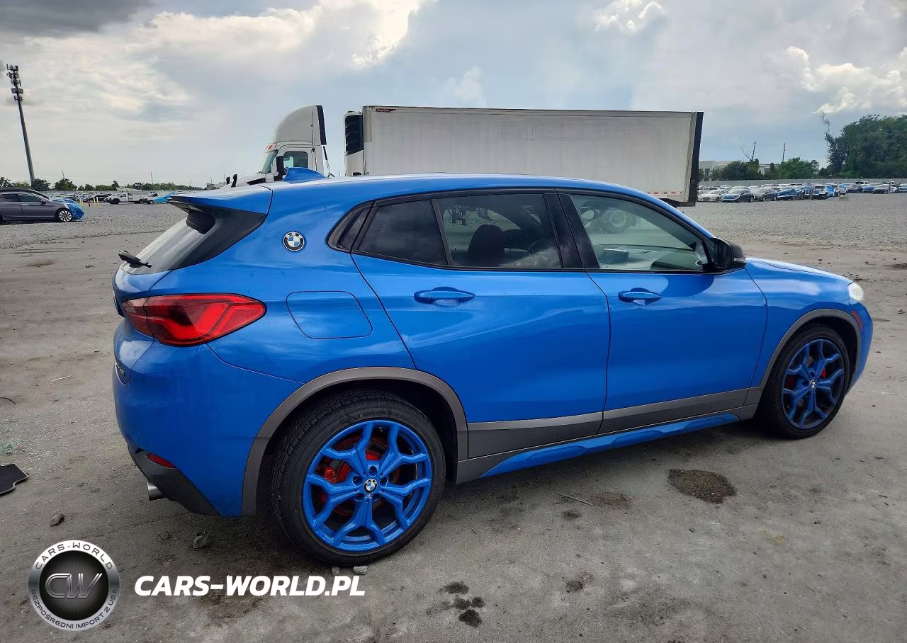 2018 BMW X2 xDrive28I VIN:WBXYJ5C30JEF74367 - 3