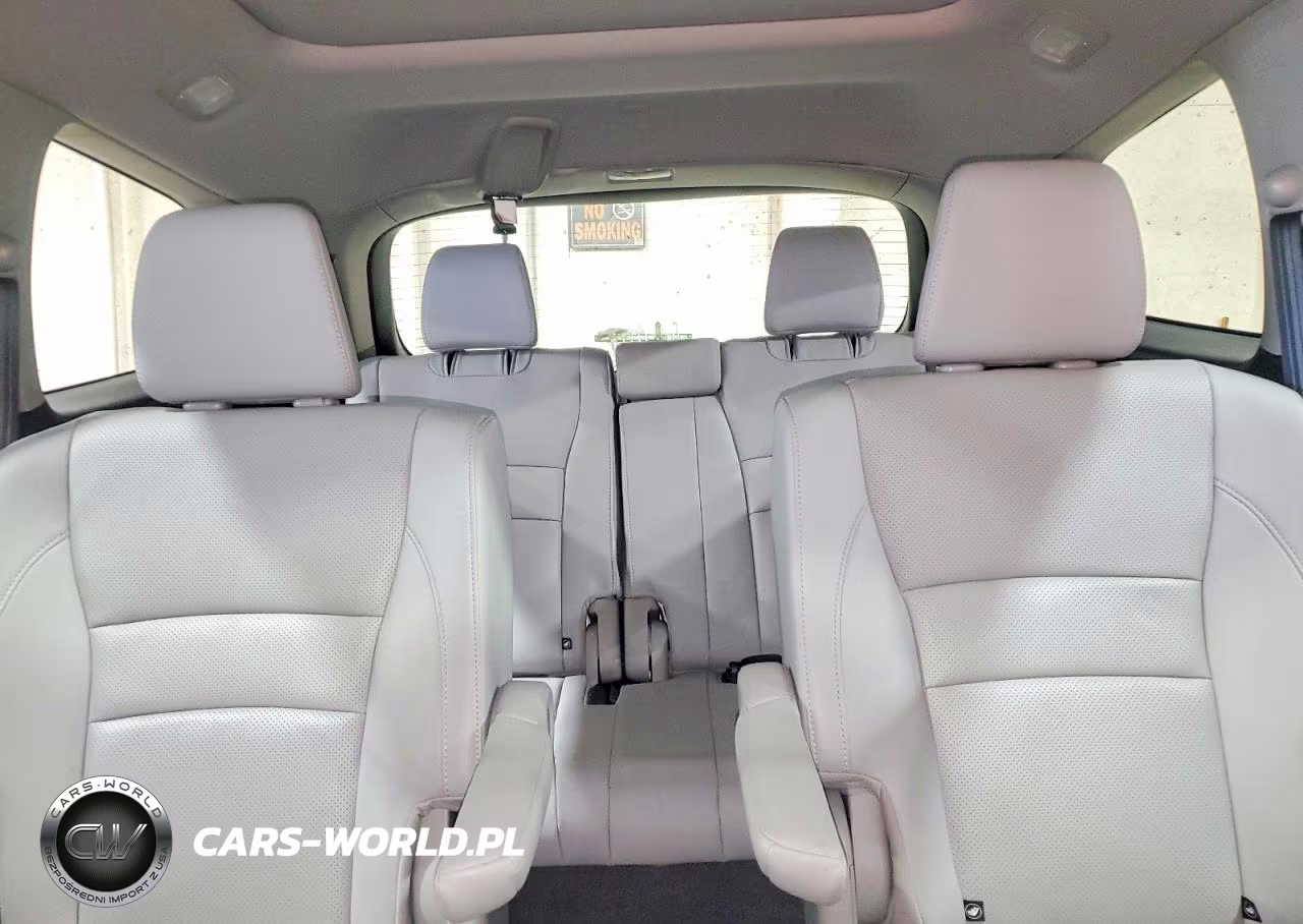 2022 Honda Pilot Elite VIN:5FNYF6H01NB003670 - 10